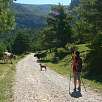 Subiendo por la pista PR / Ruta a pie Cingles de Malanyeu 