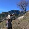 Saliendo de Vallcebre nos sirve de referencia la casa con la cúpula astronómica / Ruta a pie Cingles de Vallcebre 