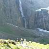 Continuamos de frente por una senda marcada hasta el pie del salto de agua / Ruta a pie Grande Cascade | Gavarnie 