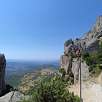 Cornisa vertical y desvío de caminos sobre el Racó dels Boixets / Ruta a pie Graus de la Morera de Montsant 