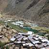 Vista del pueblo de Vilca desde el mirador con las cascadas y el puente colonial / Ruta a pie Cascadas de Vilca 