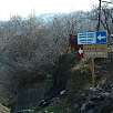 Seguimos a la izquierda el camino empedrado / Ruta a pie La Sinfonía de las piedras de Garni 