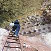 Escaleras que nos permiten acceder a las pinturas / Ruta a pie El río Vero hasta el Abrigo Gallinero 