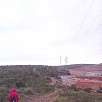 En días de viento los plásticos se esparcen por el macizo / Ruta a pie El vertedero del Garraf 
