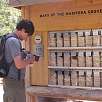 Por $.50 podemos adquirir un folleto en español con los caminos del Mariposa Grove / Ruta a pie Yosemite | Mariposa Grove 