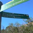 En la pista de aproximación encontramos este indicador a la vía ferrata 