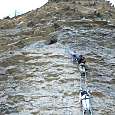 Cinco escaleras nos llevarán hasta la cueva La mina 