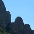 Escaladores en la pared 