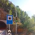 Subimos el terraplén junto al túnel 