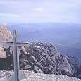 La cima con la cruz apuntando al Monasterio (2006) 