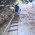 Foto histórica del Grau del Carrasclet extraída del libro Vies ferrades i camins equipats de 2001 
