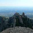 Desde la Miranda dels Ecos mirando hacia el Sur con el Montgròs en primer plano 