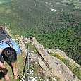 La entrada a la canal Fosca es poco clara (Poste vertical Joanetes 1H. - si llegáis tan cerca del risco como nosotros os habéis pasado... - ) 