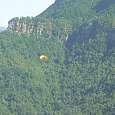 Que suerte poder sobrevolar la Vall d en Bas en parapente! 