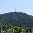Vista de las Antenas y las paredes de la vía ferrata desde el pueblo de la Canourgue 