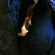 Subiendo por la cueva de Kikouli 