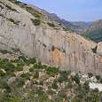 Escaladores en la soleada Cresta dels Conills 