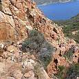 Dura subida por la canal de piedra rosada 